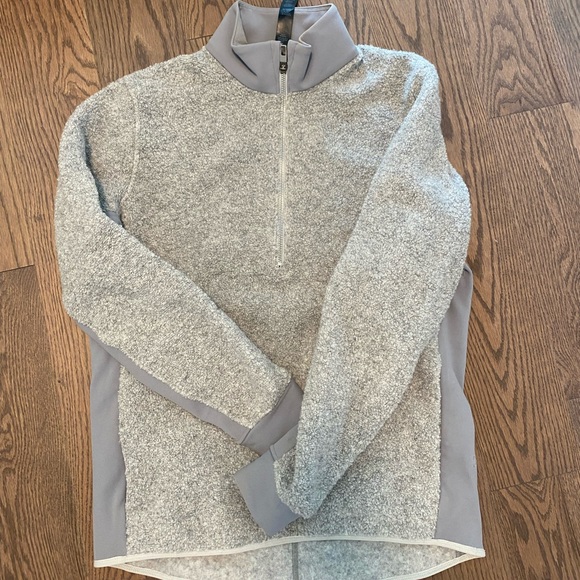 Lululemon sweater - Picture 1 of 3